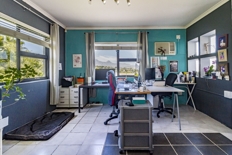 5 Bedroom Property for Sale in Heldervue Western Cape